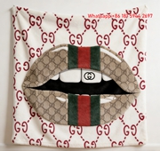 Gucci GG Lips Monogram Throw Blankets Iconic Gucci Lips Wall Tapestry IMG_2872